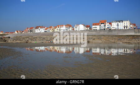 Ambleteuse, Blick vom Strand bei Ebbe, Côte Opale, Pas-de-Calais, Frankreich Stockfoto