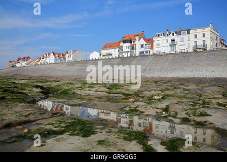 Ambleteuse, Blick vom Strand bei Ebbe, Côte Opale, Pas-de-Calais, Frankreich Stockfoto