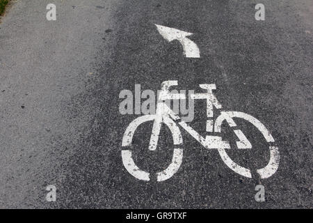 Symbol für auf Straße-Radweg Stockfoto