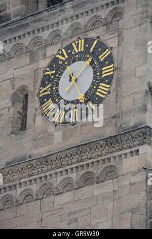 Kirche-Uhr am Bamberger Dom Stockfoto