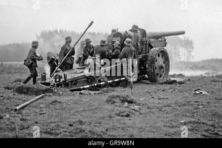 Deutsche Soldaten 1936 Kanone Stockfoto