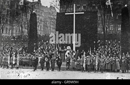 Deutsche Soldaten im Jahre 1934 während einer Kundgebung In Nürnberg Stockfoto