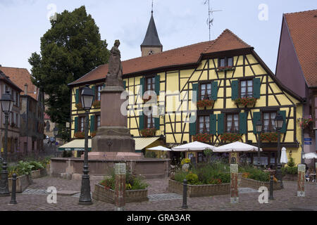 Platzieren Sie De La Sinnes, Ribeauvillé, Elsass, Departement Haut-Rhin, Frankreich, Europa Stockfoto