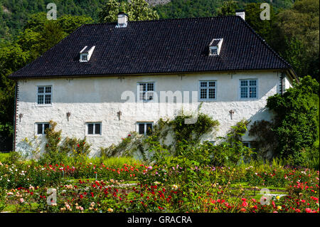 Norwegen, Rosendal. Die Baronie Rosendal Manor. Stockfoto