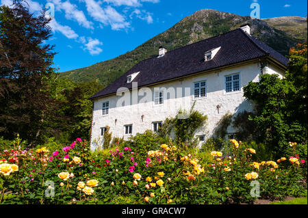 Norwegen, Rosendal. Die Baronie Rosendal Manor. Stockfoto