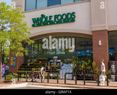 SILVER SPRING, MARYLAND, USA - Whole Foods Market in der Innenstadt von Silver Spring. Stockfoto