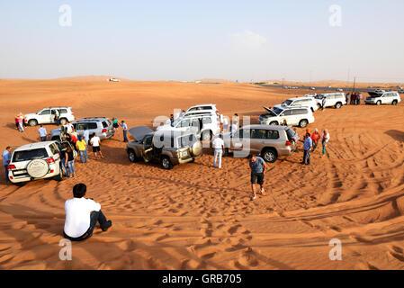 Die Dubai Wüste Fahrt im Geländewagen ist großen Touristen-Attraktion in Dubai Stockfoto