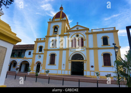 Schöne koloniale Kirche in Mompox, Kolumbien Stockfoto