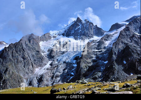 Panoramablick auf die Gletscher des La Meije, Französische Alpen, Frankreich Stockfoto