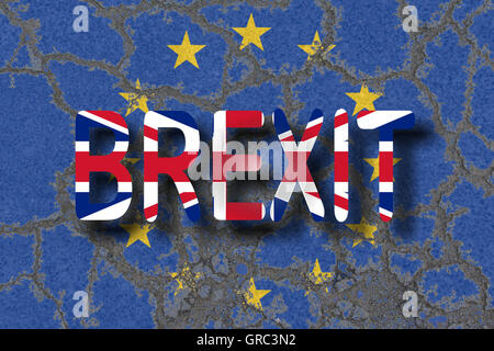 Brexit Wort symbolisiert Großbritannien S Ausgang der Eu Europäischen Union mit Fahnen der Eu und Gb Stockfoto