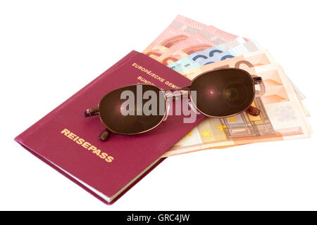 Deutschen Pass mit einer Sonnenbrille und Geld Stockfoto