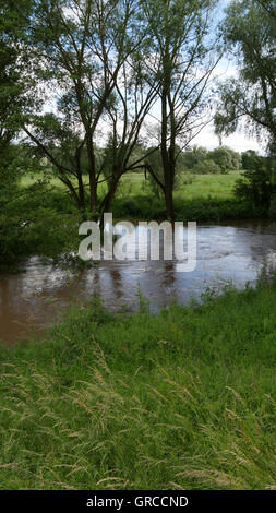 Itz In Itzgrund bei High Watermark, Oberfranken, im verregneten Frühsommer 2016 Stockfoto