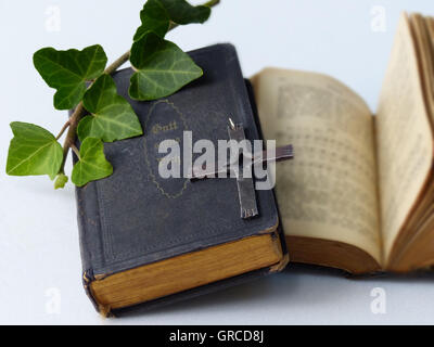 Die Bibel und Gesangbuch Stockfoto