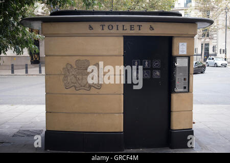 Öffentliche Toilette WC im Zentrum von London zu zahlen Stockfoto