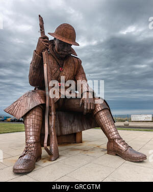 Tommy-Skulptur - Erster Weltkrieg Soldat - Seaham, UK Stockfoto