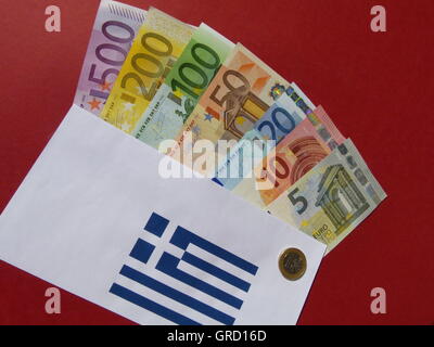 Symbol über Hilfen für Griechenland, Euro-Banknoten In einem Umschlag Stockfoto