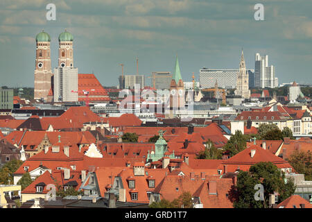 München-Übersicht mit Frauenkirche Stockfoto