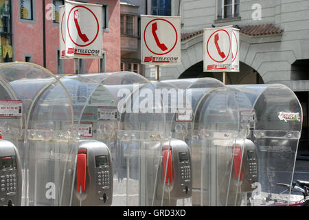 Telefonzellen der italienischen Telecom Stockfoto