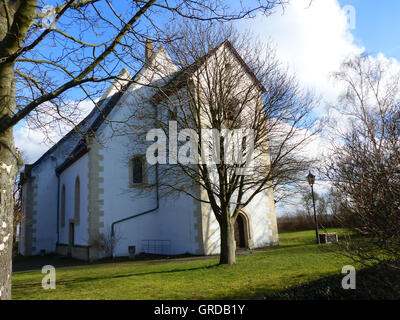 Kirche der Ortskern von 12. Jahrhundert, Rhinehesse Stockfoto