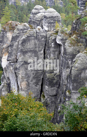 Felsen im Elbsandsteingebirge neben der Bastei, Sachsen, Deutschland, Europa Stockfoto