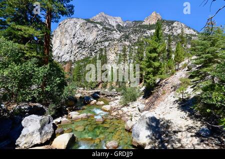 Fluss in Kings Canyon Stockfoto