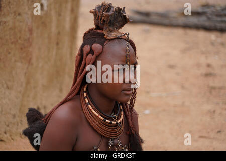 Junge Himba Frau, Portrait Stockfoto