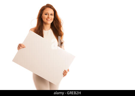 Schild. Frau mit großen weißen leere Karte. Positive emotionale Porträt fröhliches Mädchen mit langen Haaren. Stockfoto