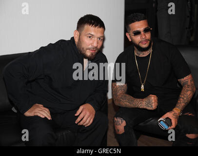 Ruslan Chagaev und Rap-Superstar Timati die Wba-Weltmeisterschaft kämpfen Chagaev Vs. Pianeta am 11. Juli 2015 In Magdeburg Stockfoto