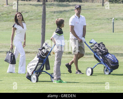 Michael Ballack mit Sohn Emilio und Freundin Natacha Stockfoto