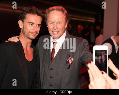 Florian Silbereisen und Sänger Peter Kraus Stockfoto