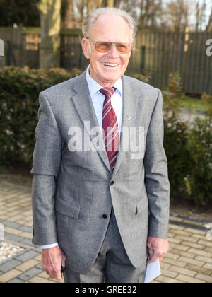 Radsport-Legende Gustav-Adolf Schur Täve im Rahmen einer Zeremonie zu Ehren seines 85. Geburtstages In Biederitz Stockfoto