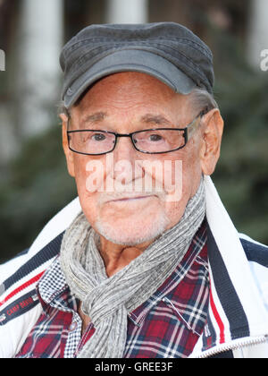Schauspieler Herbert Köfer Front Auftritt In Schönebeck Elbe Stockfoto