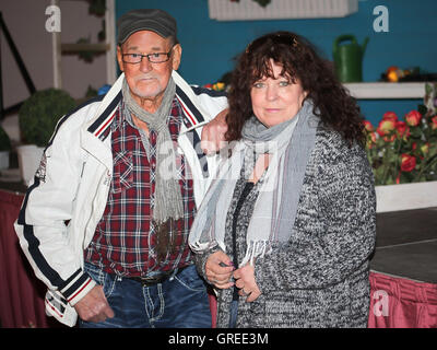 Schauspieler Herbert Köfer mit seiner Frau Heike In Schönebeck Elbe Stockfoto