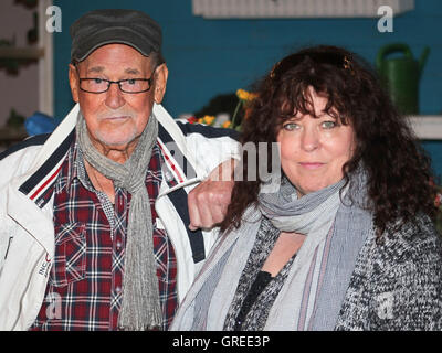 Schauspieler Herbert Köfer mit seiner Frau Heike In Schönebeck Elbe Stockfoto