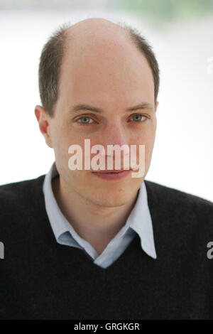 Philosoph Alain de Botton Zuhause in London. Autor der Architektur des Glücks, die Tröstungen der Philosophie. Stockfoto