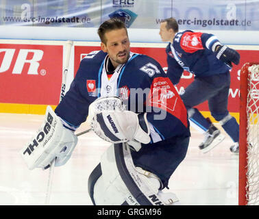 Ingolstadt, Bayern, Deutschland. 6. Sep, 2016. Timo PIELMEIER (Ingolstadt). Champions Hockey League, ERC Ingolstadt Vs Lukko Rauma, Ingolstadt, Saturn Arena, 6. September 2016, Spieltag 8, die besten 48 Teams aus 13 europäischen Hockey-Ligen spielen in dieser Saison in der Champions Hockey League © Wolfgang Fehrmann/ZUMA Draht/Alamy Live News Stockfoto