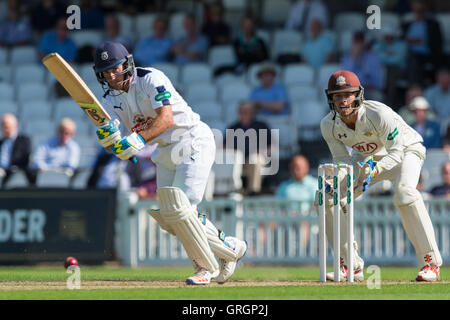 London, UK. 7. Sep, 2016. Will Smith mit der Wimper für Hampshire am Tag zwei der Specsavers County Championship Division One match gegen Surrey im Oval. Bildnachweis: David Rowe/Alamy Live-Nachrichten Stockfoto