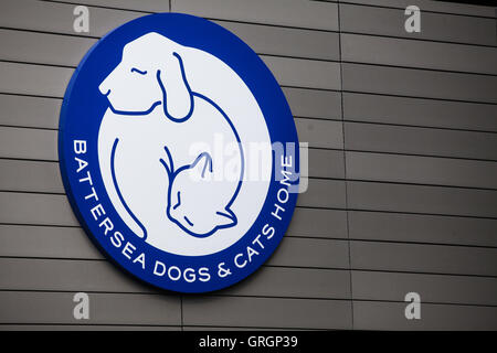 London, UK. 7. Sep, 2016. Die Zeichen und das Logo von Battersea Hunde und Katzen zuhause. Bildnachweis: Mark Kerrison/Alamy Live-Nachrichten Stockfoto