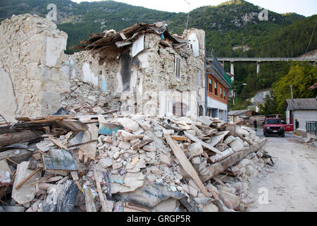 Europa, Italien, Marken, Pescara del Tronto Erdbeben vom 24. August 2016 Stockfoto