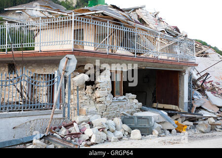 Europa, Italien, Marken, Pescara del Tronto Erdbeben vom 24. August 2016 Stockfoto