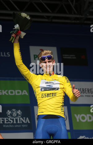 Julien Vermote trug das gelbe Trikot bei der Tour von Großbritannien 2016 Radrennen Stockfoto