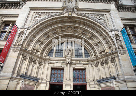 Victoria and Albert Museum, London, UK. 7. Sep, 2016. Victoria and Albert Museum. Sie sagen, Sie wollen eine Revolution? Aufzeichnungen und Rebellen 1966-70' Ausstellung erforscht die Ära definieren Bedeutung und Auswirkungen der Ende der 1960er Jahre auf Leben heute in einer voll immersiven und dramatische audiovisuelles Erlebnis. Die Ausstellung öffnet am Samstag 10. September bis 26. Februar 2017 für die Öffentlichkeit. Bildnachweis: Dinendra Haria/Alamy Live-Nachrichten Stockfoto