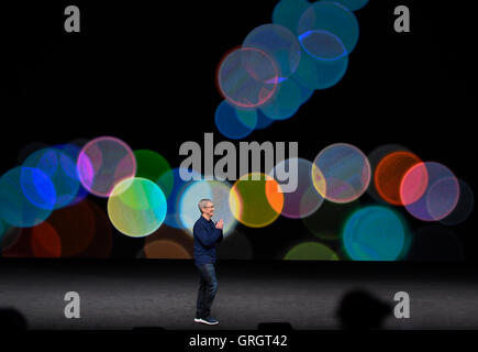 In San Francisco. 7. Sep, 2016. Apple-Chef Tim Cook ist auf der Bühne gesehen, während Apple special Event seine neuen Produkte in San Francisco, USA, 7. September 2016 zu fördern. © Xinhua/Alamy Live-Nachrichten Stockfoto