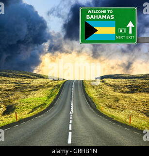 Bahamas-Schild gegen klar blauen Himmel Stockfoto