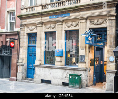 Außenseite des Crown Posada Pub, 31 Seiten, Newcastle-upon-Tyne, England Stockfoto