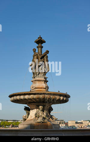 Brunnen in Place De La Bourse, Bordeaux, Gironde, Aquitanien, Frankreich, Europa Stockfoto