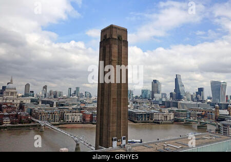 City of London gesehen von Switch-Haus Galerie Tate Modern Galerie anzeigen Stockfoto