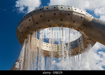 Detroit, Michigan - der Dodge-Brunnen in Hart Plaza, entworfen von Isamu Noguchi. Stockfoto