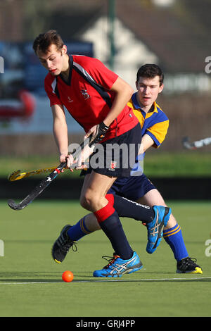 Upminster HC 3. XI Vs Chelmsford 3. XI, East Hockey League bei den Coopers Company und Coborn Schule, Upminster, England am 23.01.2016 Stockfoto