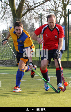 Upminster HC 3. XI Vs Chelmsford 3. XI, East Hockey League bei den Coopers Company und Coborn Schule, Upminster, England am 23.01.2016 Stockfoto